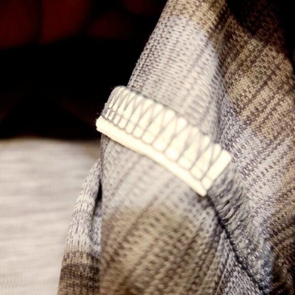 Under Armour | Women's Teal/Gray Heat Gear Raglan Tee (Size Small) - Picture 4 of 7